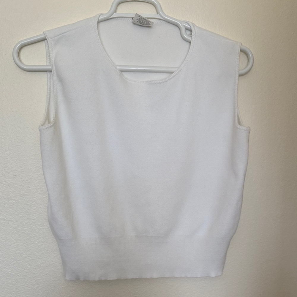 Classic Partners White Sweater Knit Sleeveless Top